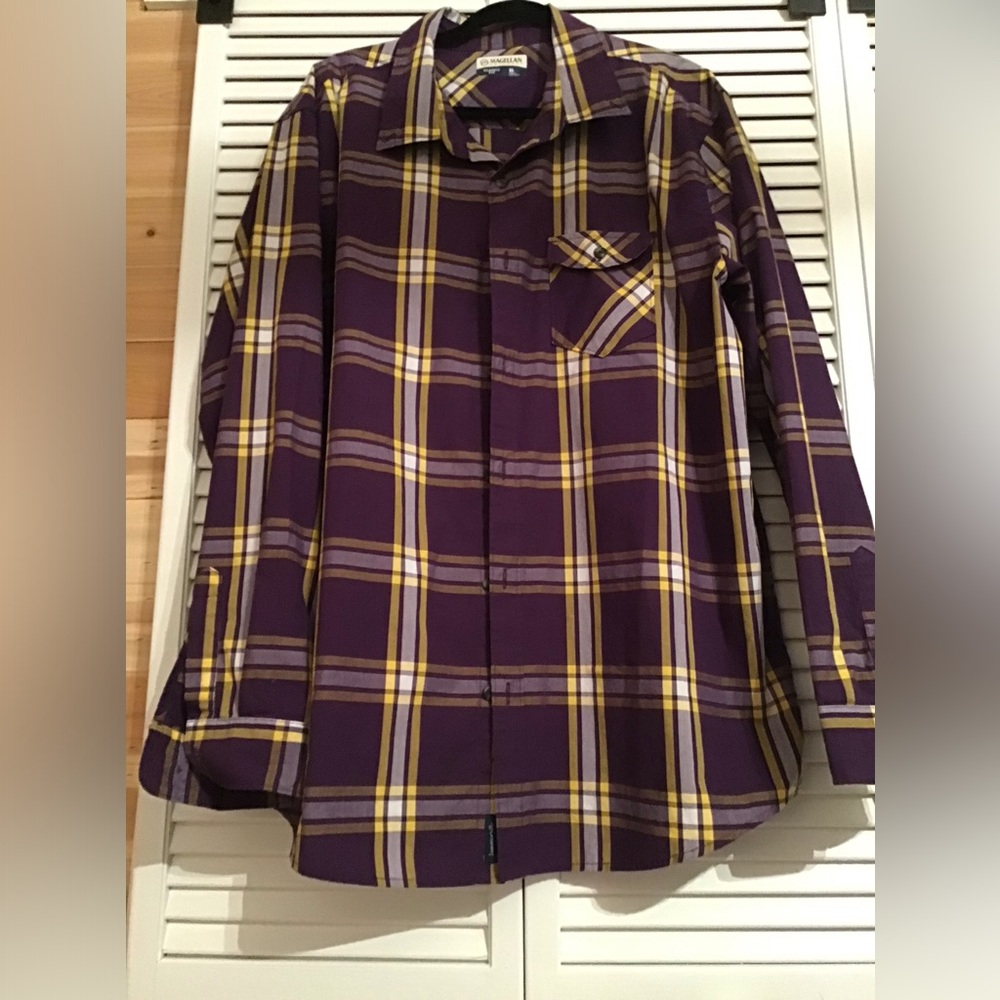 3/$15 must buy 3 listings Men’s long sleeve shirt